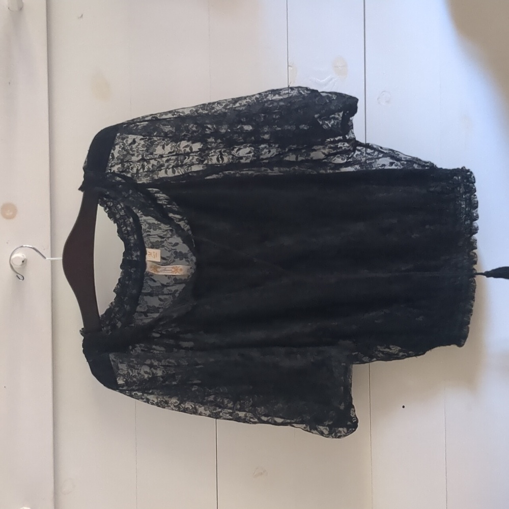 Adiva lace top with undershirt size medium